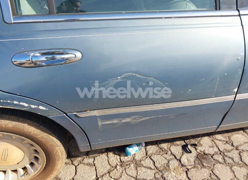 Photo 13 of 2000 Lincoln Town CAR EXECUTIVE (VIN 1LNHM81W1YY836613)