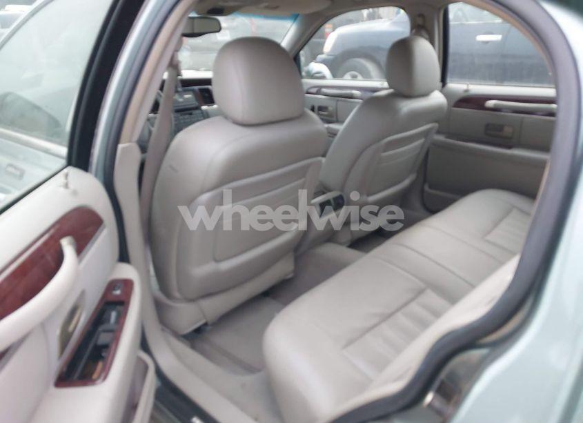 Photo 8 of 2004 Lincoln Town CAR SIGNATURE (VIN 1LNHM81W24Y677935)