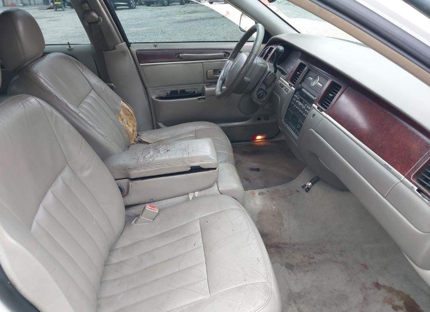 Photo 5 of 2005 Lincoln Town CAR SIGNATURE (VIN 1LNHM81W25Y622399)