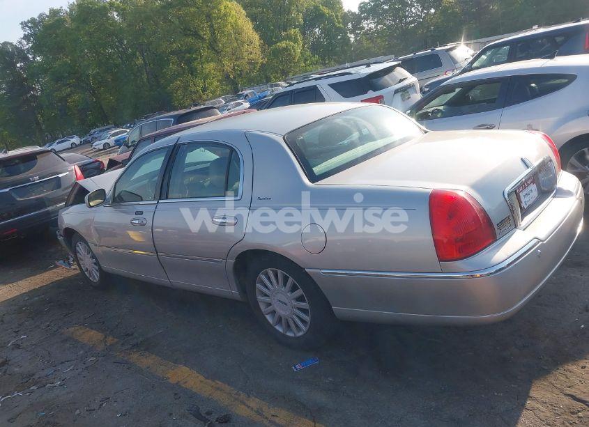 Photo 14 of 2005 Lincoln Town CAR SIGNATURE (VIN 1LNHM81W25Y622466)