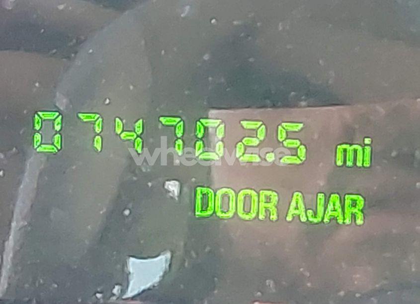 Photo 15 of 2005 Lincoln Town CAR SIGNATURE (VIN 1LNHM81W25Y622466)