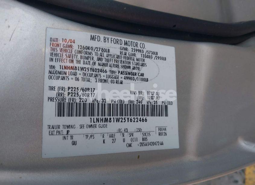 Photo 9 of 2005 Lincoln Town CAR SIGNATURE (VIN 1LNHM81W25Y622466)