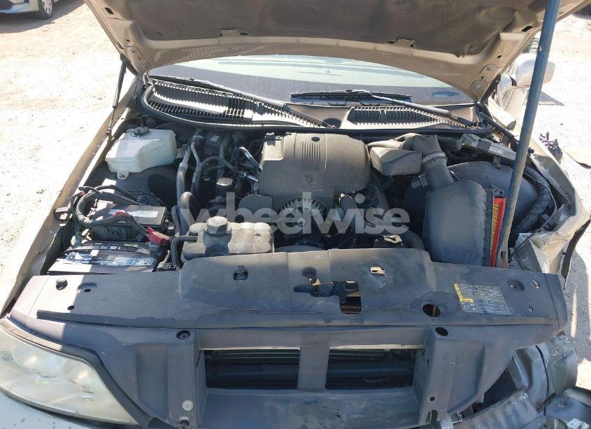 Photo 10 of 2005 Lincoln Town CAR SIGNATURE (VIN 1LNHM81W25Y646363)