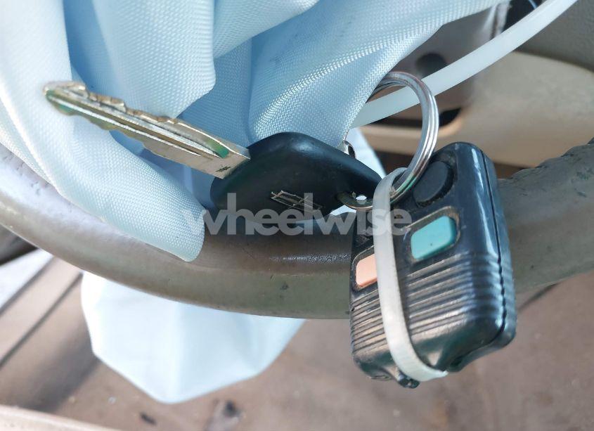 Photo 11 of 2005 Lincoln Town CAR SIGNATURE (VIN 1LNHM81W25Y646363)