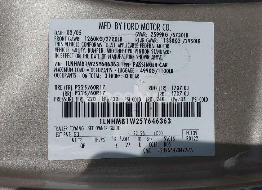 Photo 9 of 2005 Lincoln Town CAR SIGNATURE (VIN 1LNHM81W25Y646363)