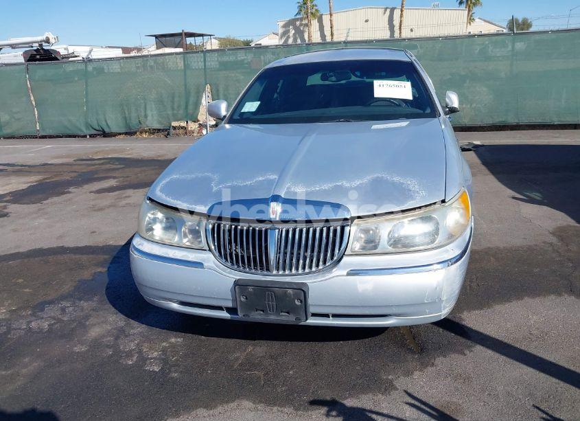 Photo 6 of 2000 Lincoln Town CAR EXECUTIVE (VIN 1LNHM81W2YY791603)