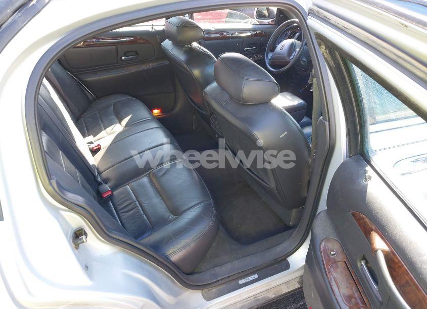 Photo 8 of 2000 Lincoln Town CAR EXECUTIVE (VIN 1LNHM81W2YY791603)