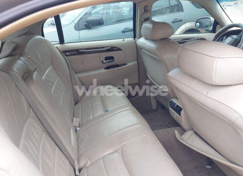 Photo 8 of 2001 Lincoln Town CAR EXECUTIVE (VIN 1LNHM81W31Y640551)