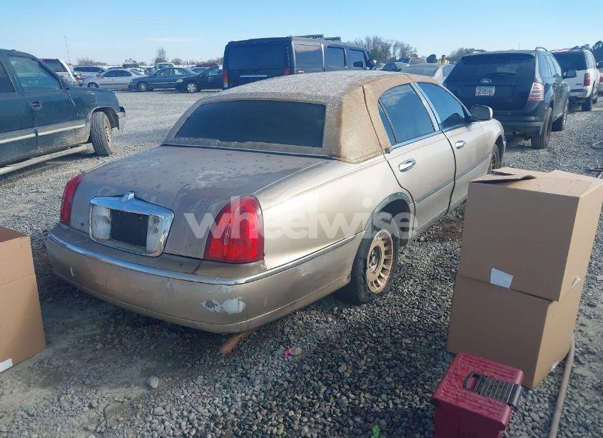 Photo 4 of 2001 Lincoln Town CAR EXECUTIVE (VIN 1LNHM81W31Y671993)