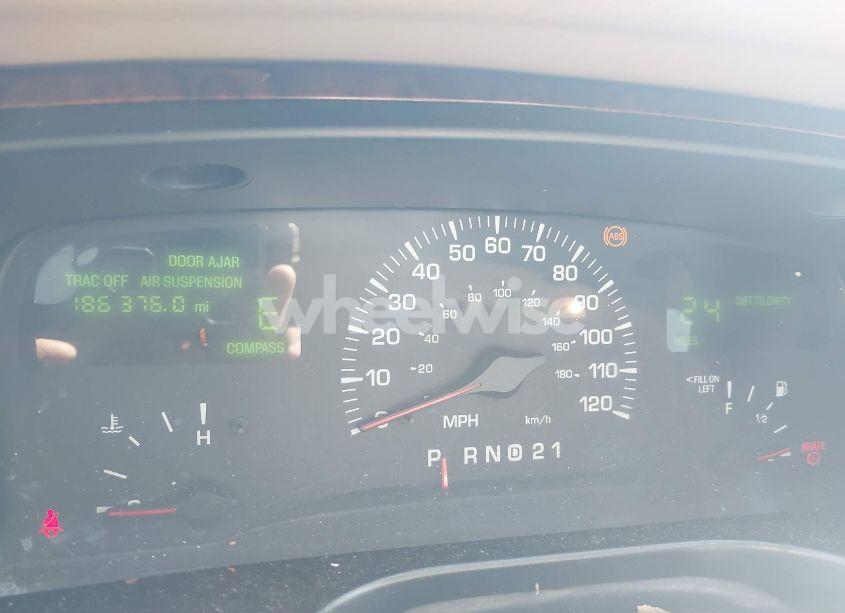 Photo 7 of 2001 Lincoln Town CAR EXECUTIVE (VIN 1LNHM81W31Y671993)