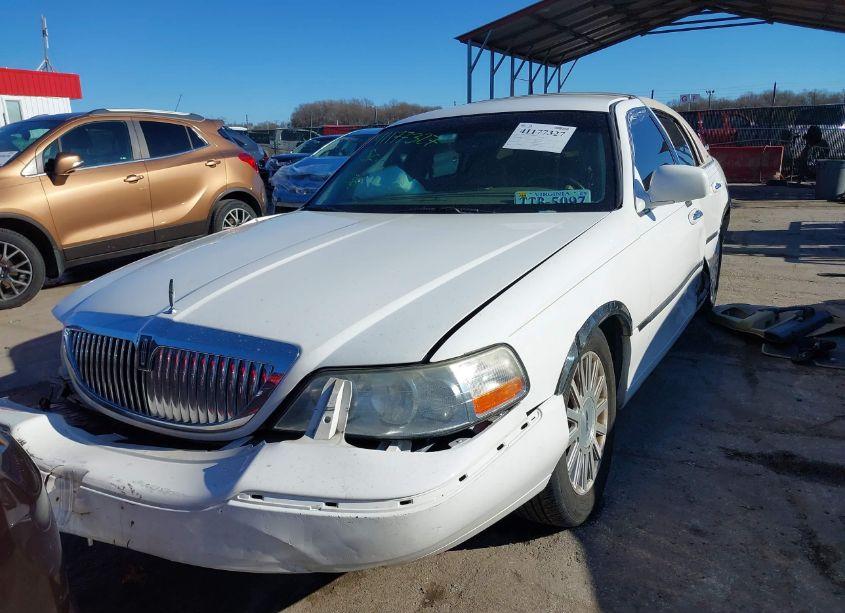 Photo 12 of 2004 Lincoln Town CAR SIGNATURE (VIN 1LNHM81W34Y641090)