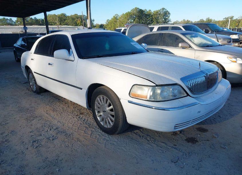2004 Lincoln Town CAR SIGNATURE (VIN 1LNHM81W34Y656124) main photo
