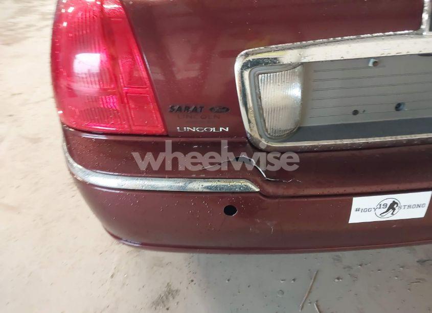 Photo 6 of 2004 Lincoln Town CAR SIGNATURE (VIN 1LNHM81W34Y680083)