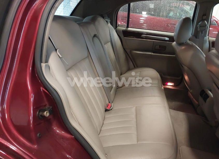 Photo 8 of 2004 Lincoln Town CAR SIGNATURE (VIN 1LNHM81W34Y680083)
