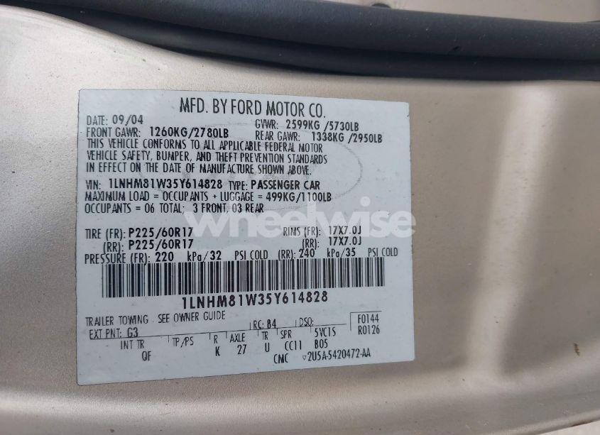 Photo 9 of 2005 Lincoln Town CAR SIGNATURE (VIN 1LNHM81W35Y614828)