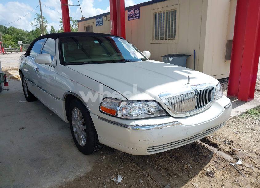 2006 Lincoln Town CAR SIGNATURE (VIN 1LNHM81W36Y602874) main photo