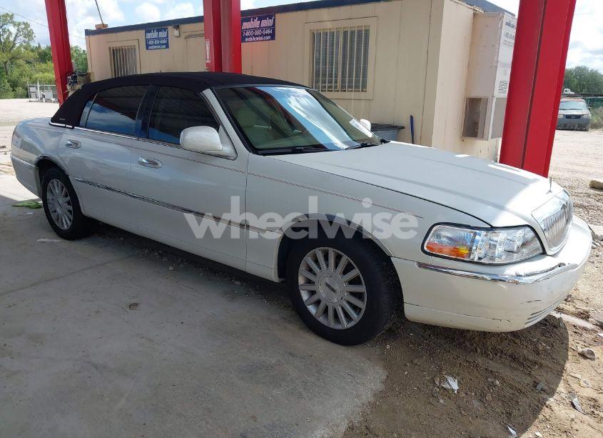 Photo 13 of 2006 Lincoln Town CAR SIGNATURE (VIN 1LNHM81W36Y602874)