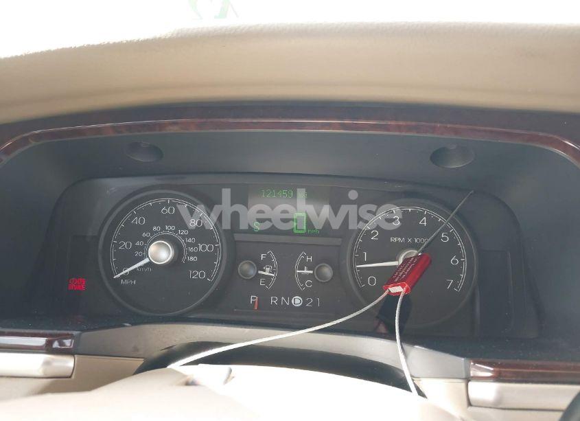 Photo 7 of 2006 Lincoln Town CAR SIGNATURE (VIN 1LNHM81W36Y602874)