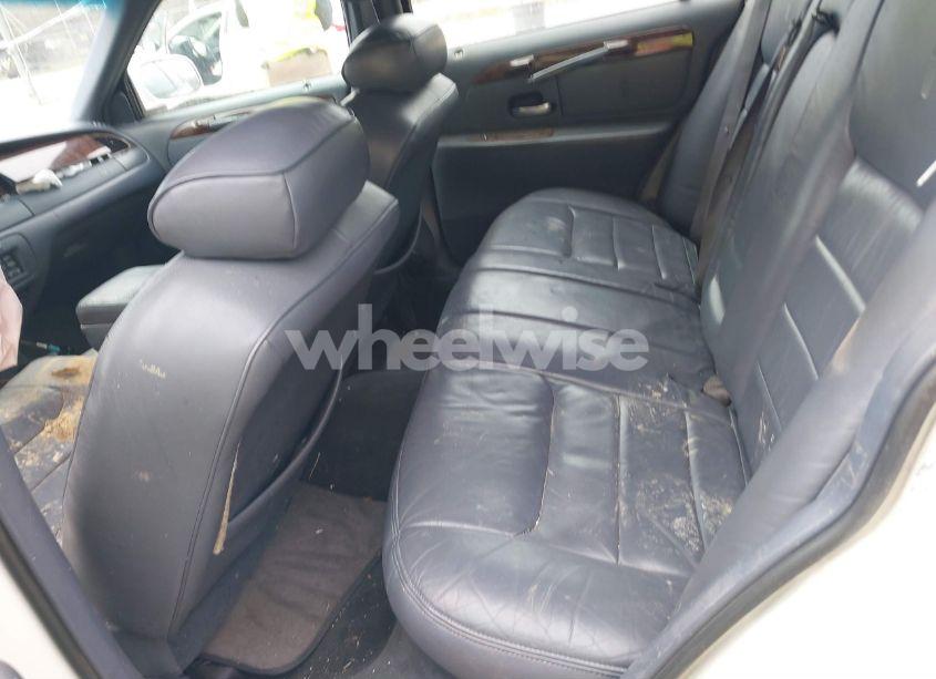 Photo 8 of 1999 Lincoln Town CAR EXECUTIVE (VIN 1LNHM81W3XY642227)