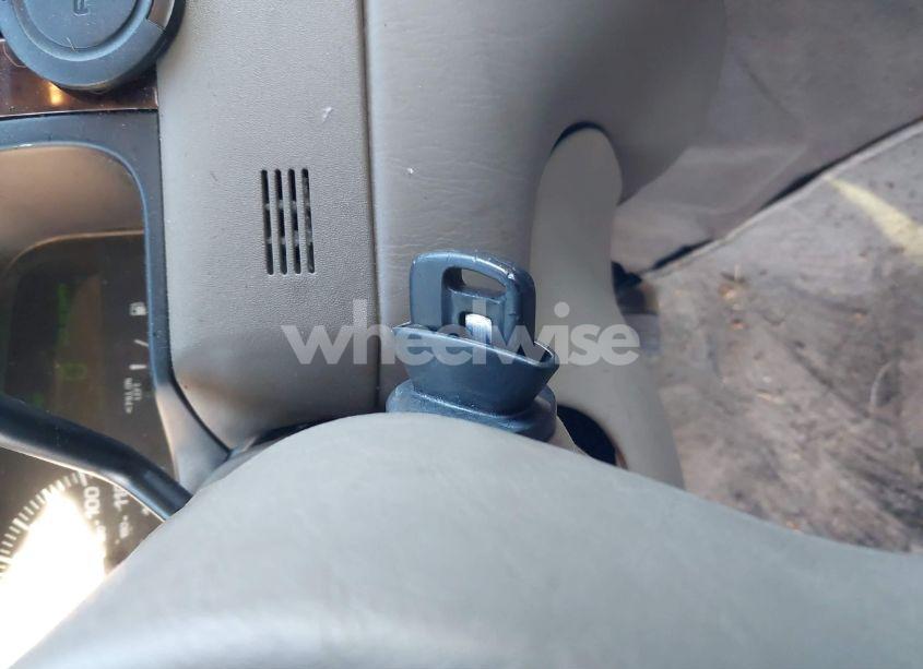 Photo 11 of 2000 Lincoln Town CAR EXECUTIVE (VIN 1LNHM81W3YY938415)