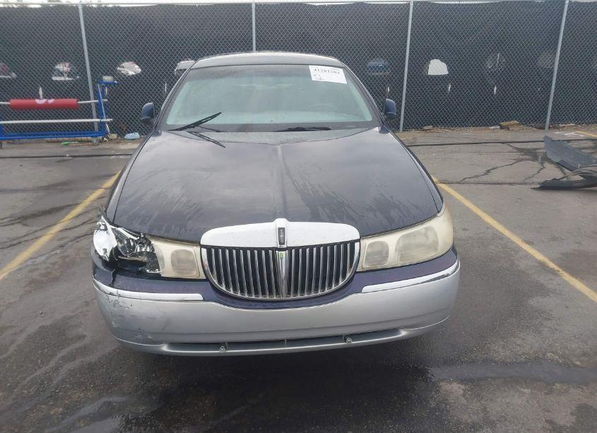 Photo 12 of 2001 Lincoln Town CAR EXECUTIVE (VIN 1LNHM81W41Y632443)
