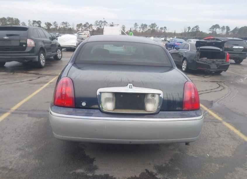 Photo 16 of 2001 Lincoln Town CAR EXECUTIVE (VIN 1LNHM81W41Y632443)