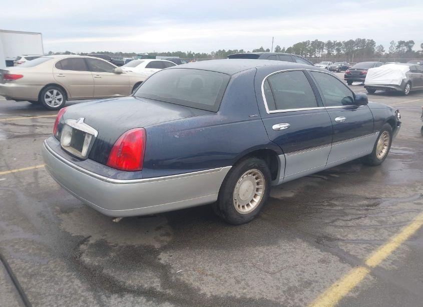 Photo 4 of 2001 Lincoln Town CAR EXECUTIVE (VIN 1LNHM81W41Y632443)