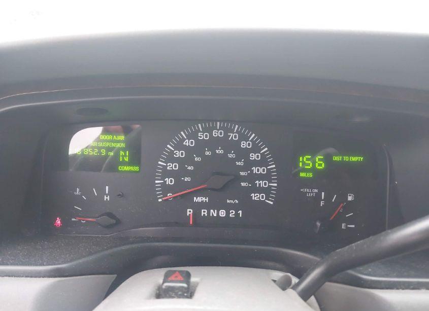 Photo 7 of 2001 Lincoln Town CAR EXECUTIVE (VIN 1LNHM81W41Y632443)