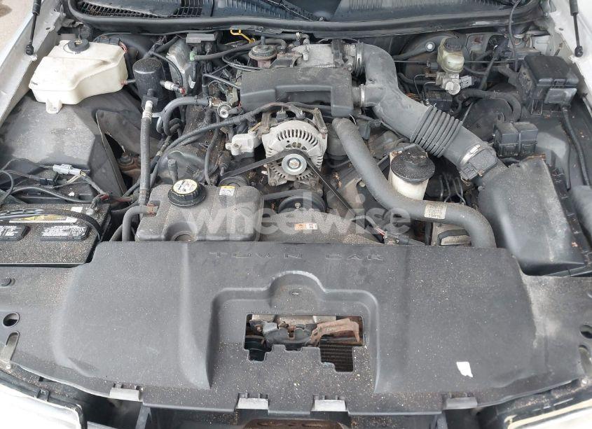 Photo 10 of 2002 Lincoln Town CAR EXECUTIVE (VIN 1LNHM81W42Y608998)