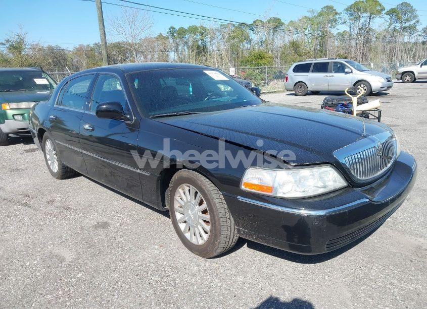 2004 Lincoln Town CAR SIGNATURE (VIN 1LNHM81W44Y645195) main photo