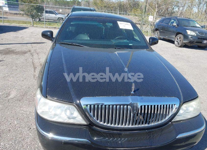 Photo 6 of 2004 Lincoln Town CAR SIGNATURE (VIN 1LNHM81W44Y645195)