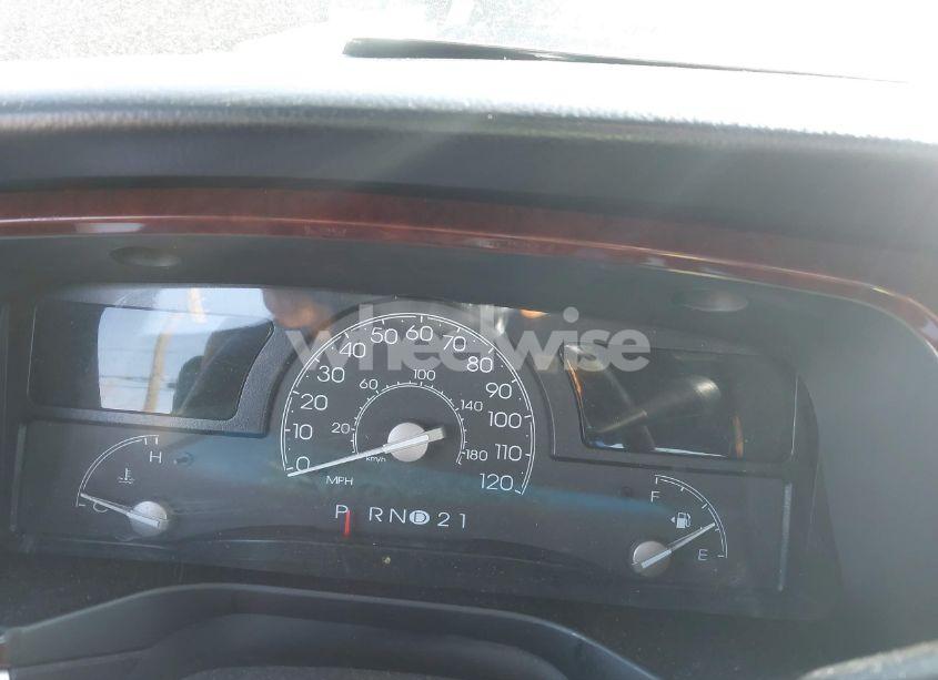 Photo 7 of 2004 Lincoln Town CAR SIGNATURE (VIN 1LNHM81W44Y645195)