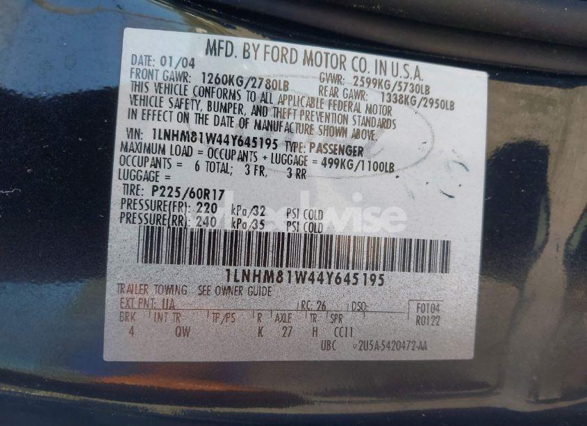 Photo 9 of 2004 Lincoln Town CAR SIGNATURE (VIN 1LNHM81W44Y645195)