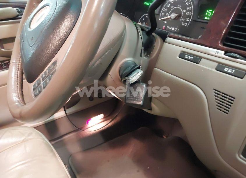 Photo 11 of 2004 Lincoln Town CAR SIGNATURE (VIN 1LNHM81W44Y663065)