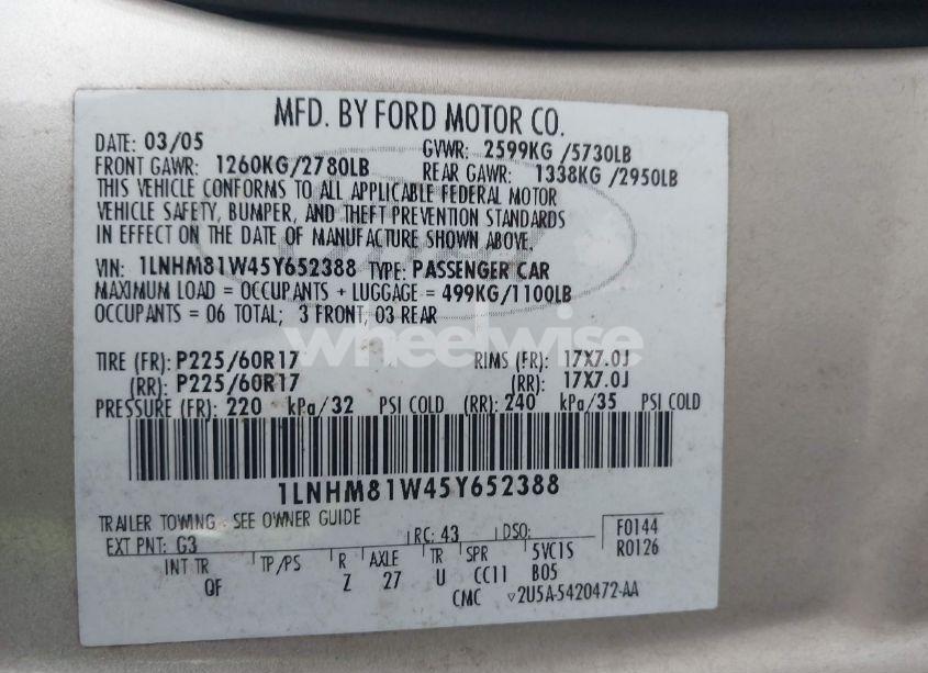 Photo 9 of 2005 Lincoln Town CAR SIGNATURE (VIN 1LNHM81W45Y652388)