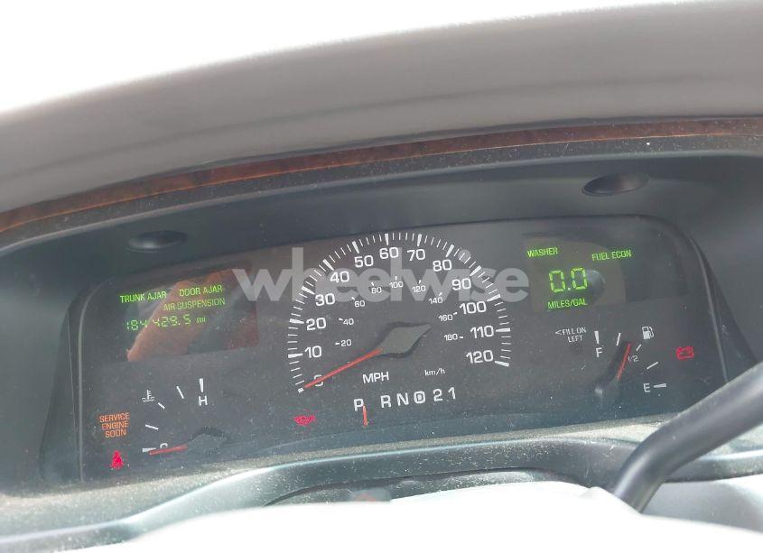 Photo 7 of 2000 Lincoln Town CAR EXECUTIVE (VIN 1LNHM81W4YY871016)