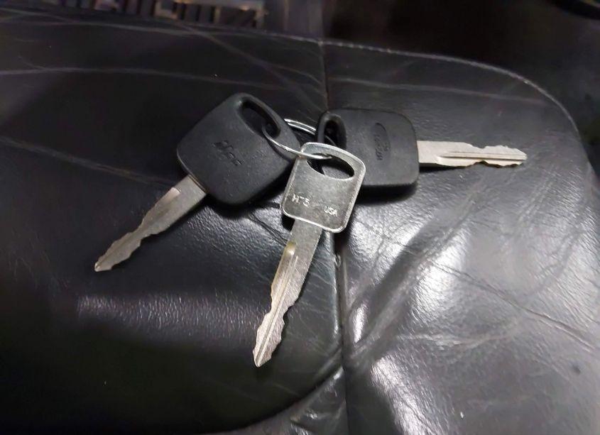 Photo 11 of 2000 Lincoln Town CAR EXECUTIVE (VIN 1LNHM81W4YY876300)