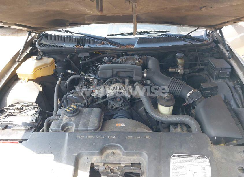 Photo 10 of 2000 Lincoln Town CAR EXECUTIVE (VIN 1LNHM81W4YY887510)