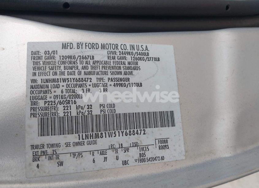 Photo 9 of 2001 Lincoln Town CAR EXECUTIVE (VIN 1LNHM81W51Y688472)