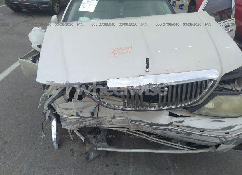 Photo 10 of 2004 Lincoln Town CAR SIGNATURE (VIN 1LNHM81W54Y671465)