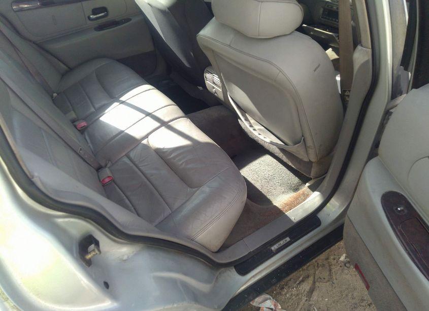 Photo 8 of 2000 Lincoln Town CAR EXECUTIVE (VIN 1LNHM81W5YY880355)