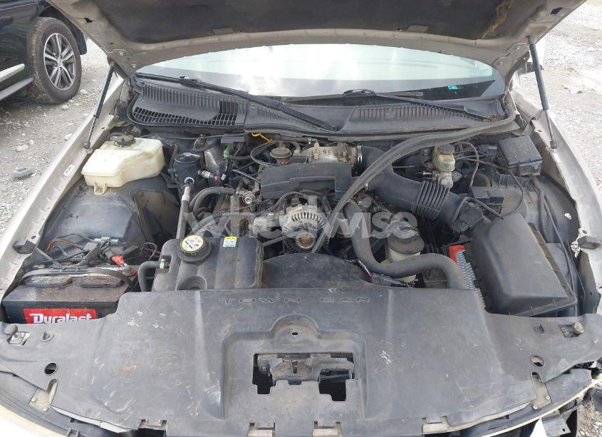 Photo 10 of 2001 Lincoln Town CAR EXECUTIVE (VIN 1LNHM81W61Y685421)