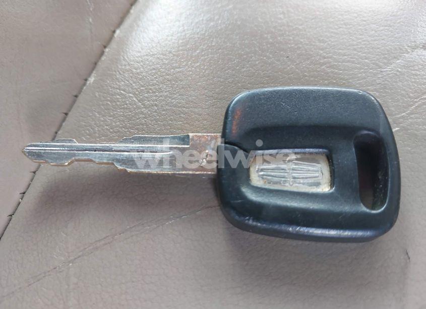 Photo 11 of 2001 Lincoln Town CAR EXECUTIVE (VIN 1LNHM81W61Y685421)