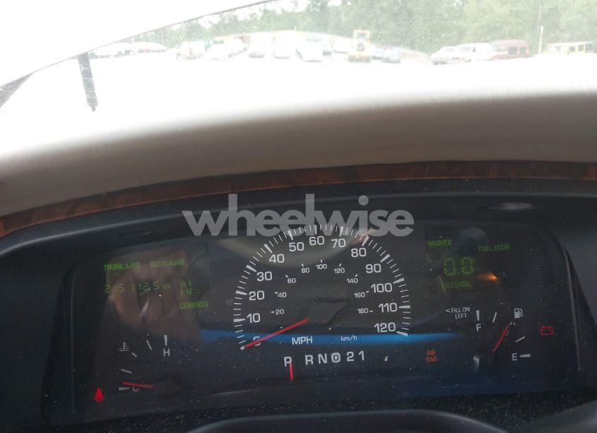 Photo 7 of 2001 Lincoln Town CAR EXECUTIVE (VIN 1LNHM81W61Y685421)