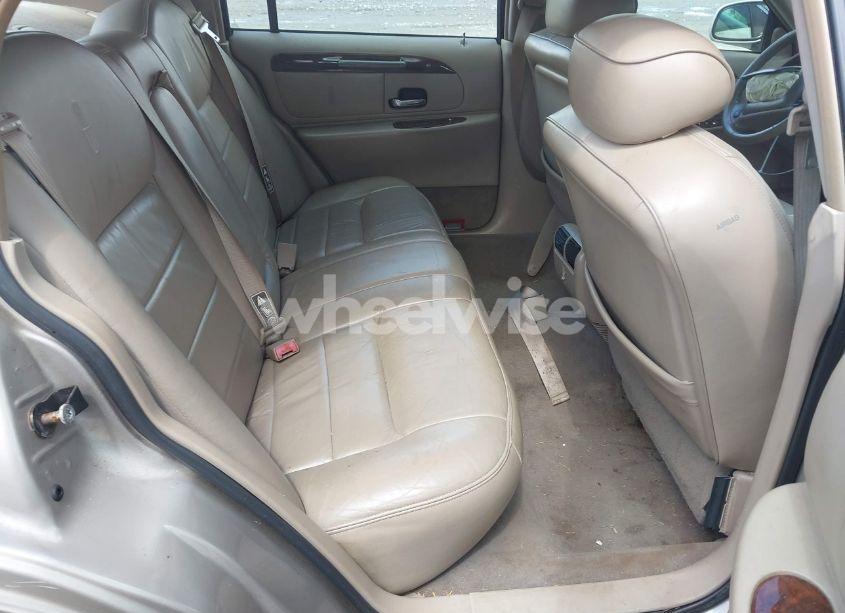 Photo 8 of 2001 Lincoln Town CAR EXECUTIVE (VIN 1LNHM81W61Y685421)