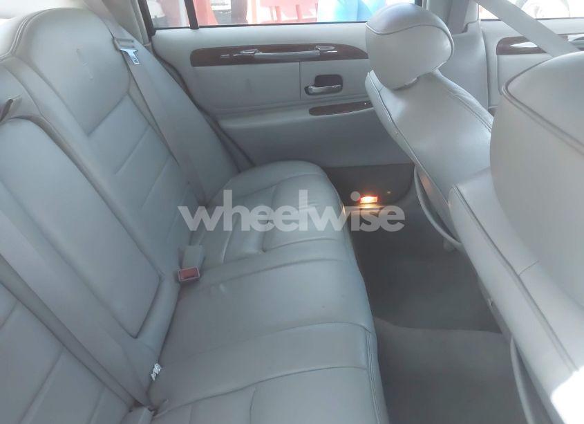 Photo 8 of 2001 Lincoln Town CAR EXECUTIVE (VIN 1LNHM81W71Y709449)