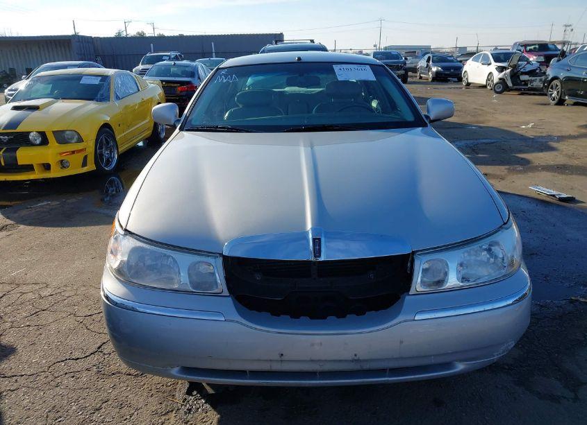 Photo 12 of 2001 Lincoln Town CAR EXECUTIVE (VIN 1LNHM81W71Y717065)