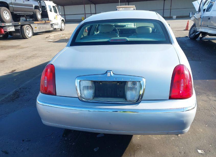 Photo 16 of 2001 Lincoln Town CAR EXECUTIVE (VIN 1LNHM81W71Y717065)