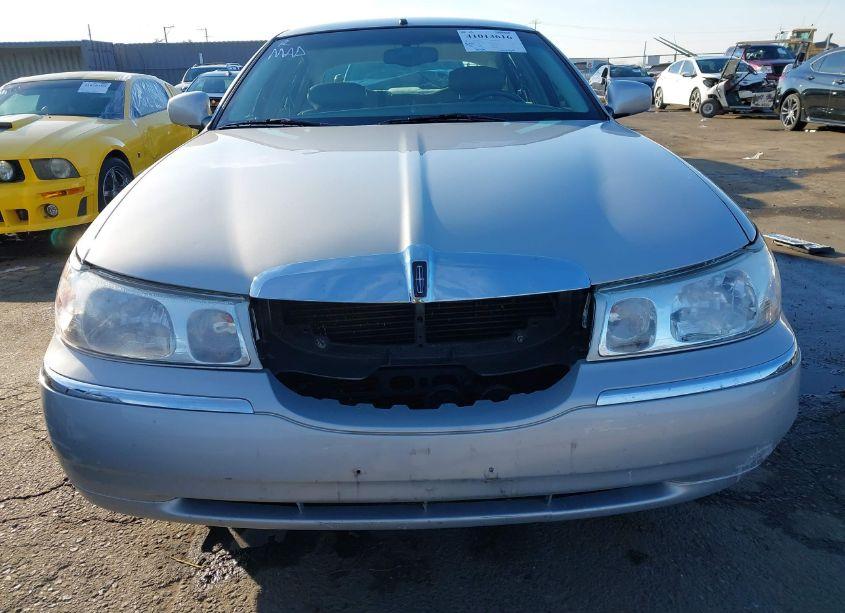 Photo 6 of 2001 Lincoln Town CAR EXECUTIVE (VIN 1LNHM81W71Y717065)
