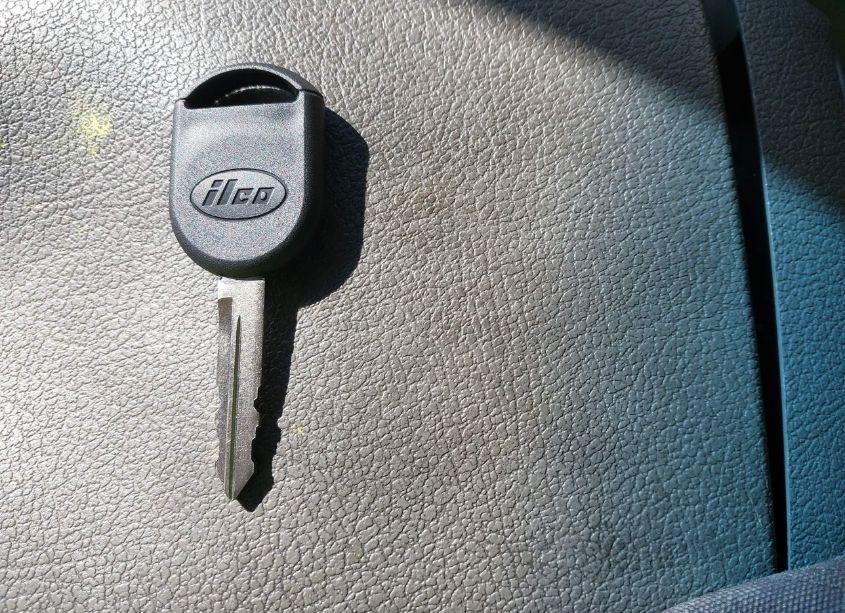 Photo 11 of 2004 Lincoln Town CAR SIGNATURE (VIN 1LNHM81W74Y612353)